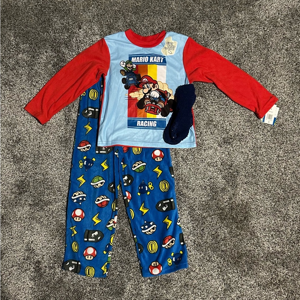 Mario Kart Boys Pajama Set with Cozy Socks NWT
